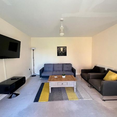 Spacious 2-Bedroom House With Free Parking Τσάταμ Εξωτερικό φωτογραφία