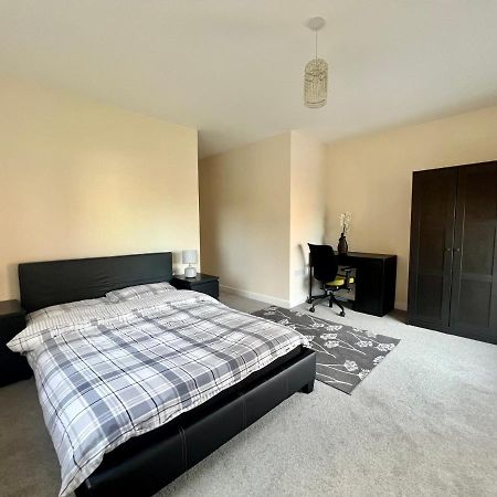 Spacious 2-Bedroom House With Free Parking Τσάταμ Εξωτερικό φωτογραφία