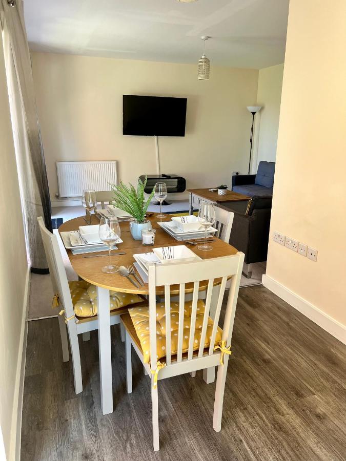 Spacious 2-Bedroom House With Free Parking Τσάταμ Εξωτερικό φωτογραφία