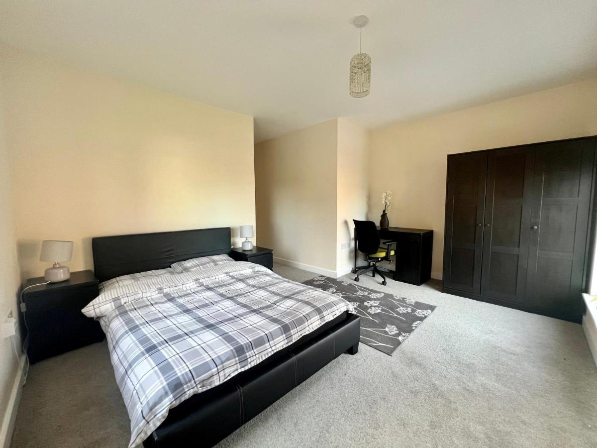 Spacious 2-Bedroom House With Free Parking Τσάταμ Εξωτερικό φωτογραφία
