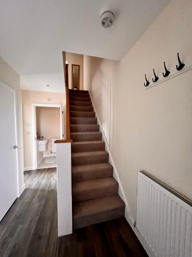 Spacious 2-Bedroom House With Free Parking Τσάταμ Εξωτερικό φωτογραφία